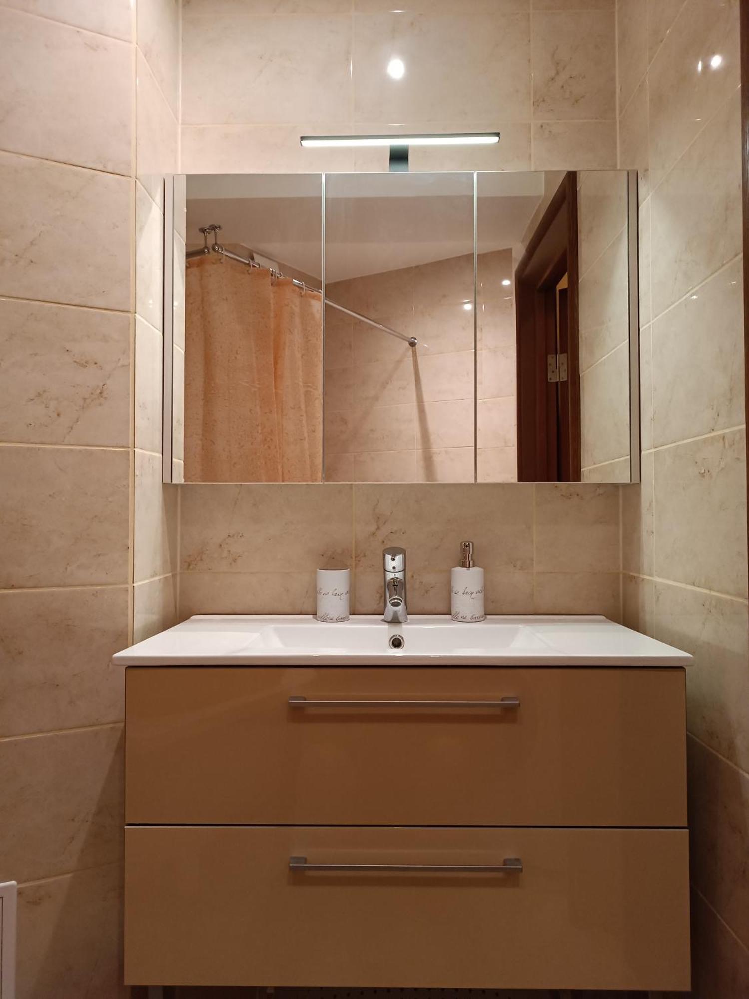Quiet Dzelzavas Street Apartment Riga Ngoại thất bức ảnh