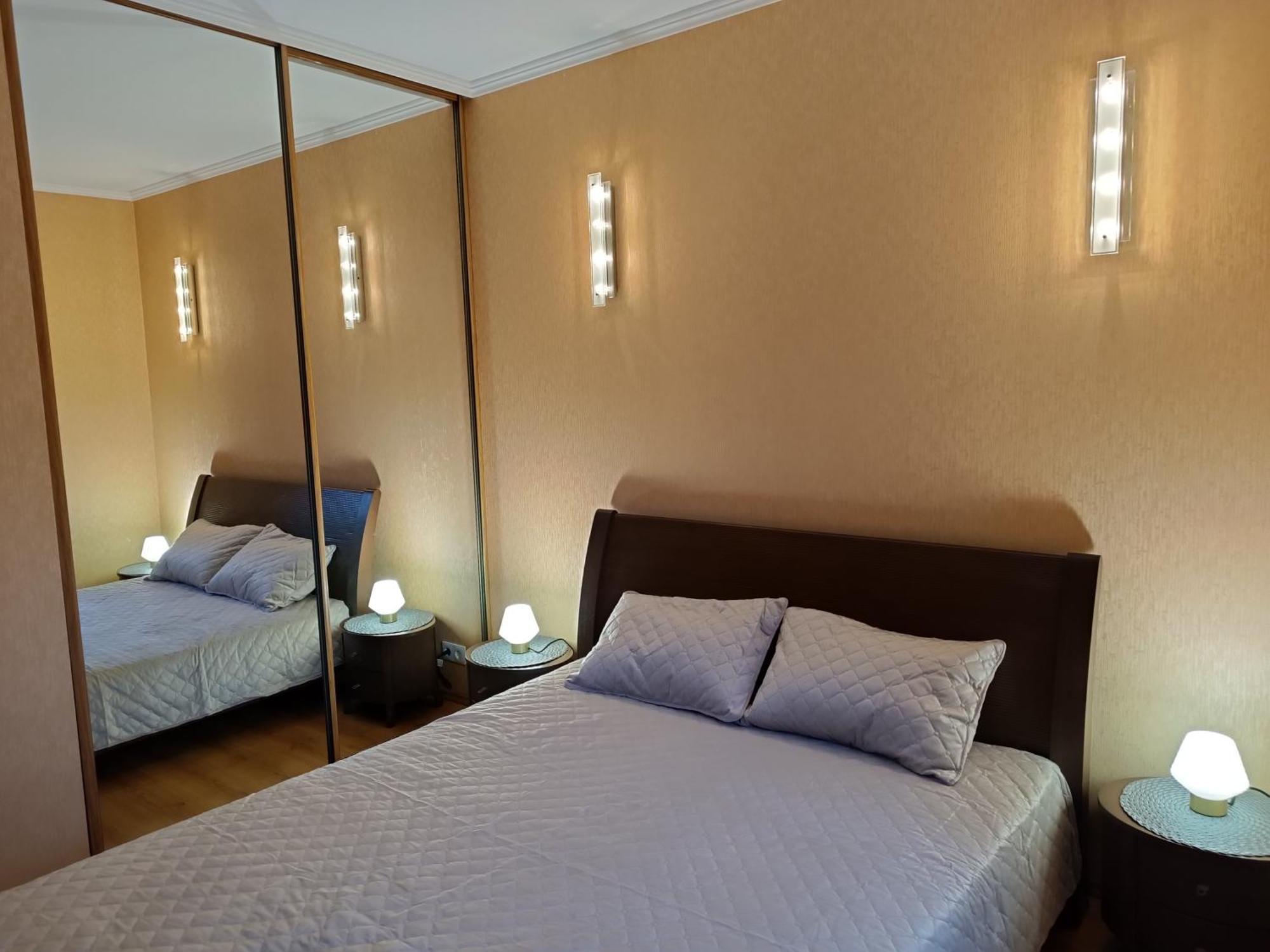 Quiet Dzelzavas Street Apartment Riga Ngoại thất bức ảnh