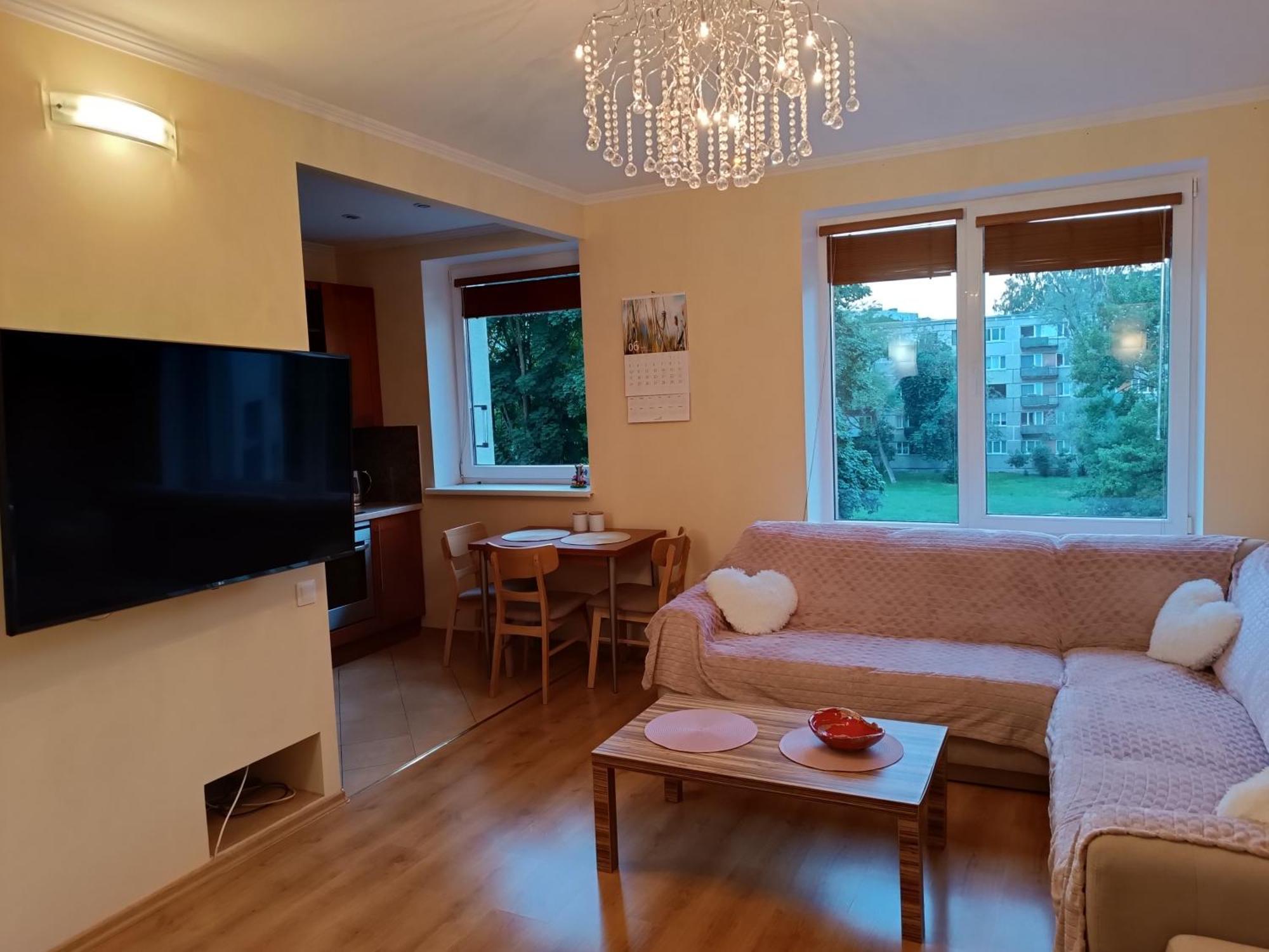 Quiet Dzelzavas Street Apartment Riga Ngoại thất bức ảnh